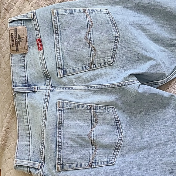 Wrangler Jeans - Picture 4 of 7